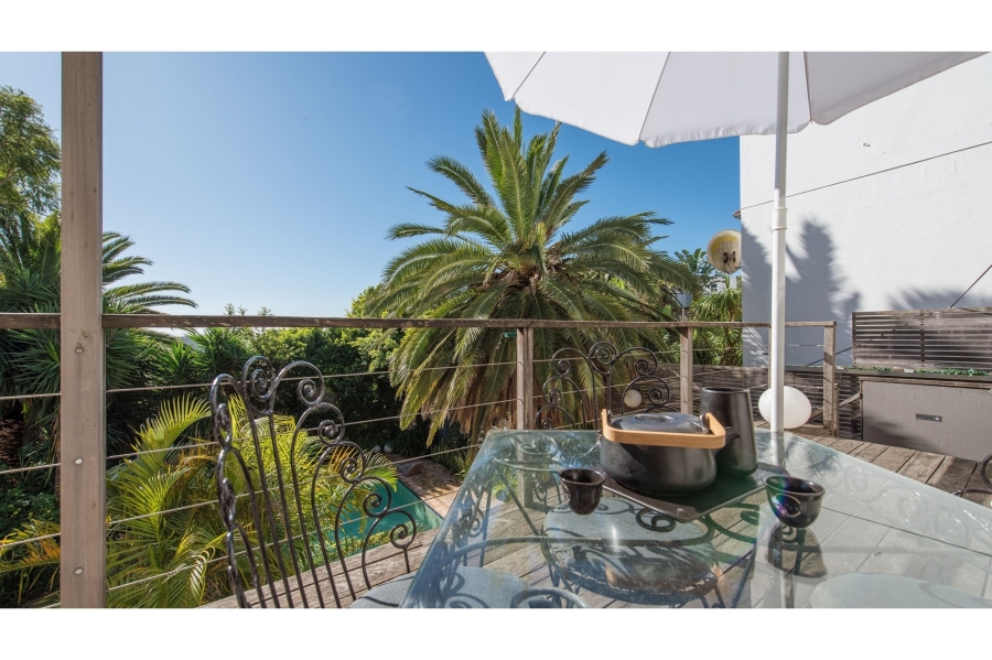 5 Bedroom Property for Sale in Green Point Western Cape